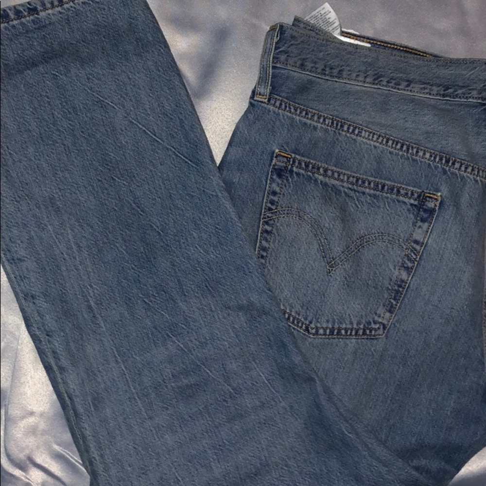 Levis - Picture 6 of 7